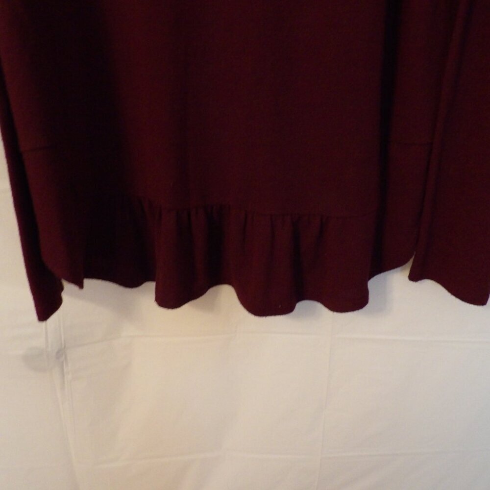 Woman's Banana Republic Burgundy, size Large - Picture 3 of 7